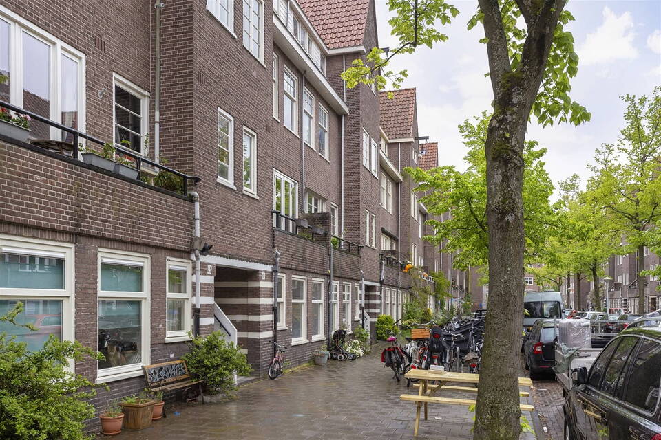 Local knowledge, local approach